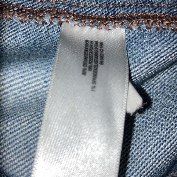 Old Navy Petite Large Jean Jacket - Picture 11 of 12